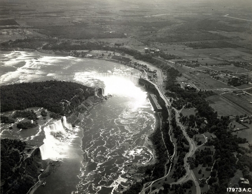 Aerial photograph of Niagara Falls, 1931